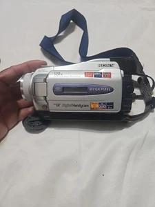 Sony DCR-TRV25 DIGITAL Handycam Camcorder 120x zoom USBStreaming NOT WORKING - Picture 1 of 7
