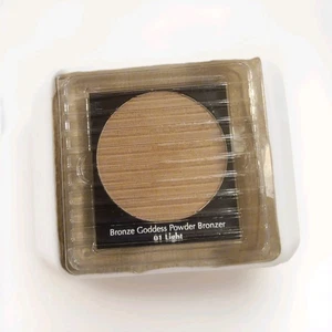 Estee Lauder Bronze Goodness Powder Bronzer 01-light - Picture 1 of 2