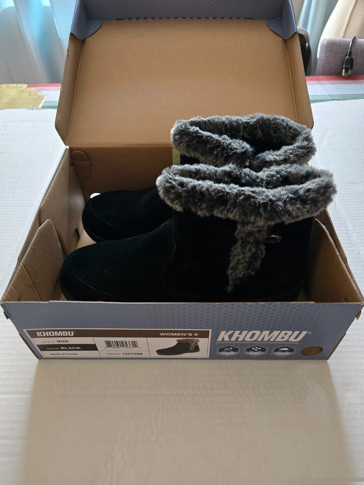 Khombu Boots Womens 9 Iris Winter Snow All Weather Ankle Black Suede Leather