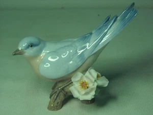 Lladro SWEET SOUNDS OF THE MORNING Bird Figurine 6864 - 4.1" Tall 7 Photos - Picture 1 of 7