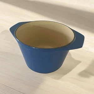 Le Creuset Fondue Universal Stovetop Safe Blue Enameled Cast Iron POT ONLY - Picture 1 of 7