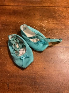 MUÑECA AMERICAN GIRL PAR DE PANTUFLAS/ZAPATOS CON CORREA BALLET verde azulado - Imagen 1 de 4