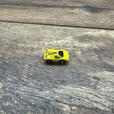 Vintage Lamborghini Countach Yellow 1988 Funrise MISSING back WING - Image 1 of 4