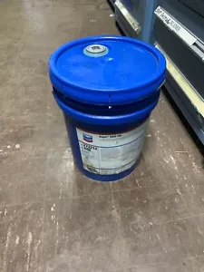 CHEVRON REGAL R&O ISO 100 - Rust and Oxidation Lubricant, 5 Gallon Pail - Picture 1 of 3
