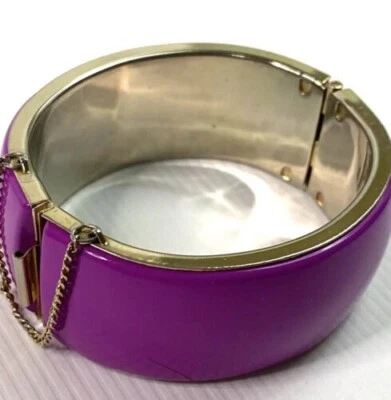 VINTAGE METAL BANGLE HINGED BRACELET PURPLE W/GOLD TONE RETRO MID CENTURY MOD - Image 1 of 4