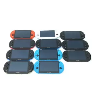 PS Vita 2000 PSV Spielekonsole Posten 10 zufällige Farben Trödel für Teile oder Reparaturen - Bild 1 von 32