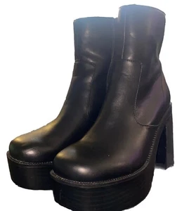 Madden Girl Chunky 90's Women’s Size 6.5 Grace Vegan Leather Booties Black - Picture 1 of 8