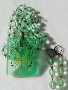 RARE VINTAGE HANDPAINTED URANIUM BUTTERFLY PENDANT VTG GLASS BEAD NECKLACE SET - Picture 1 of 14