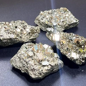 Extra Qualität Premium Pyrit Kristall Cluster (Stückweise oder Pfund) Narren Gold - Bild 1 von 2