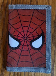 New Kids Spiderman Tri-Fold Wallet with attached keychain - Picture 1 of 4