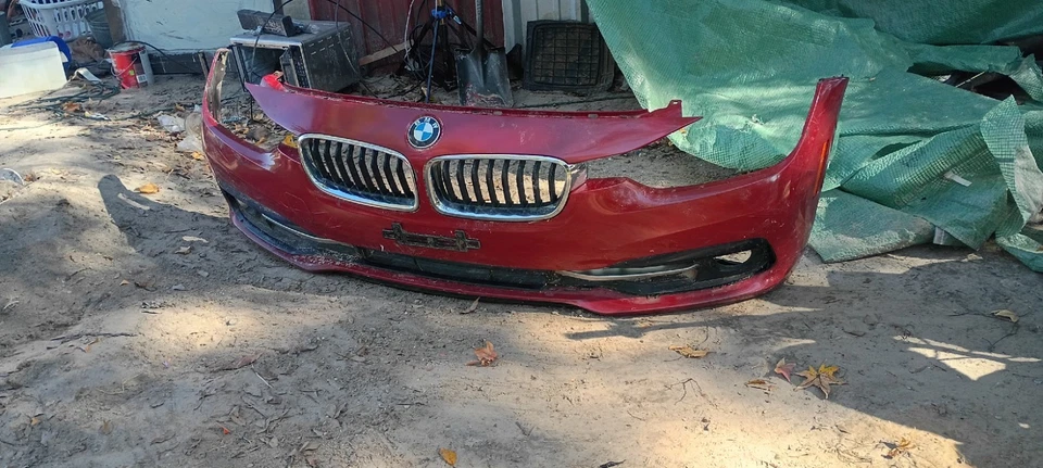 Передний бампер 2012 BMW 328i 2.0 F31 - Изображение 1 из 1