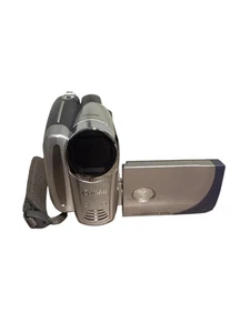 Canon DC210 Camcorder -  Silver blue - Picture 1 of 8