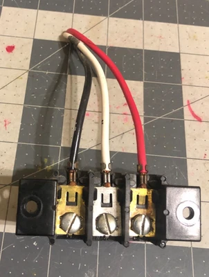 Whirlpool Dryer Terminal Block 690261 - Image 1 of 2