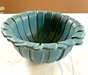 MCM David Gil 6.25" diameter small BLUE-TURQUOISE PETAL BOWL - Exclnt Cndtn - Picture 1 of 6