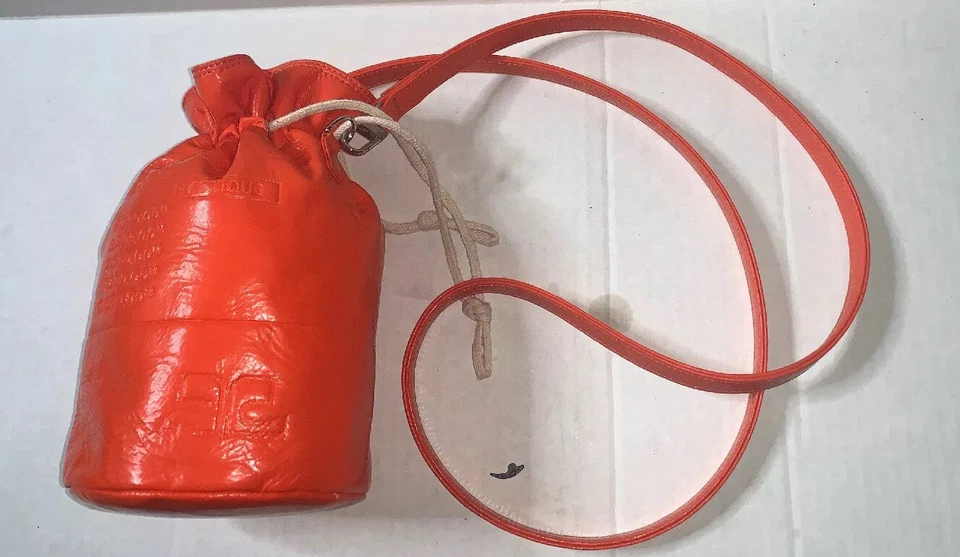 Usado - Mini bolso cubo Courreges (talla única) Foto 1 de 4