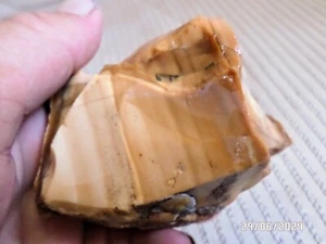 Caramel Opal gemstone Rough - Bild 1 von 9