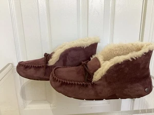 Ugg Womens size 7 Alena Purple Wine Suede Slippers Sheepskin Booties GUC Look! - Picture 1 of 15