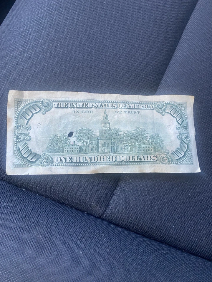 un billete de 100 dolares del 1988 - Image 1 of 2