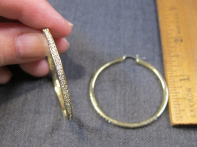 Bonitos pendientes de aro Origami Owl tono oro y cristal blanco o diamantes de imitación 1,5" Foto 1 de 3