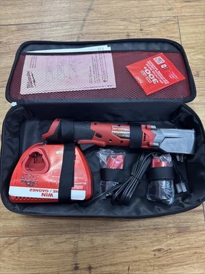 Milwaukee 2564-22 M12 FUEL 12V Brushless 3/8" Cordless Impact Wrench (with... - Image 1 of 3