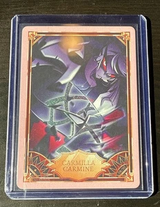 Tarjeta coleccionable Hazbin Hotel - Carmilla Carmine 08/50 PINK FOIL - 2ª edición - Imagen 1 de 4