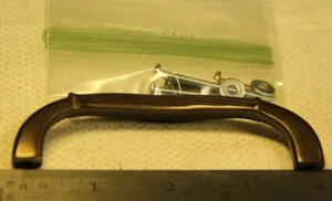 Top Knobs Edwardian 3 3/4" M925 Bow pull Oil Rubbed Bronze - Imagen 1 de 3
