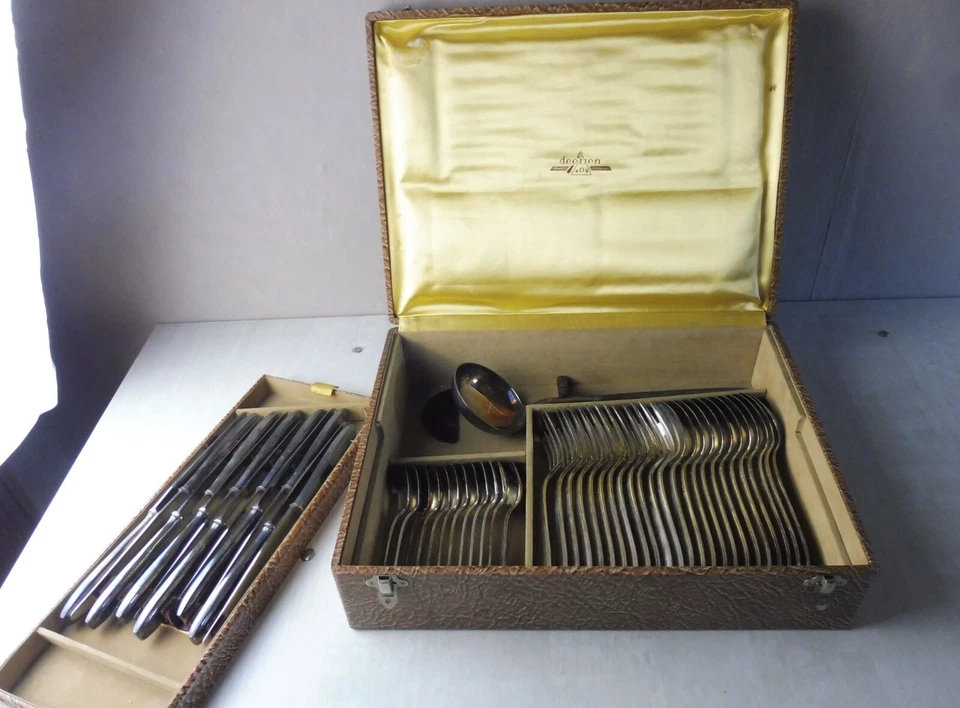 Ancienne valise / ménagère, en métal argenté, Apollo 84, 49 pièces - Photo 1/4