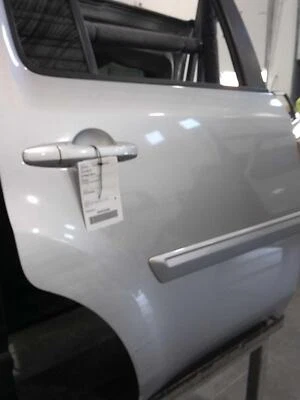Used Rear Right Door Assembly Rear Side fits: 2010 Honda Pilot electric w/o suns - Image 1 of 4