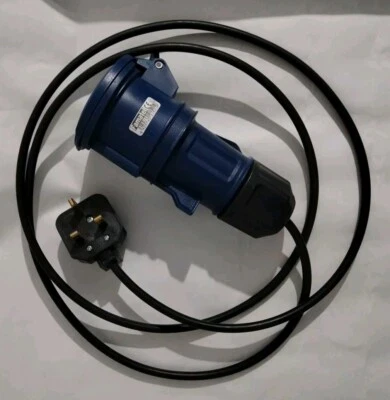 Famatel 32A 2P+E 6H IP44 Connector 23203 With Power Cable H5 - Image 1 of 4
