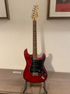 Fender Limited Edition Player Stratocaster HSS PF Candy Red Burst - Foto 1 di 8