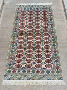 Alfombra de seda anudada a mano de 4x8 pies, alfombra turcomana tribal Bukhara beige 125x225 cm - Imagen 1 de 9