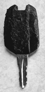 * Thule OEM Original Rack Key N052 used - Picture 1 of 2