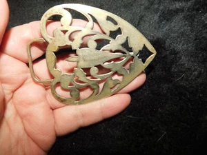 FIBBIA EPNS VINTAGE DESIGN RITAGLIATO ORA PRINCIPALMENTE OTTONE - Foto 1 di 3