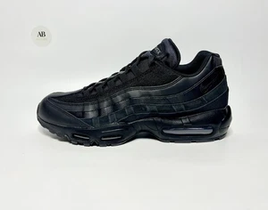Nike Air Max 95 Essential Herren Triple Schwarz Grau Leder OG Wildleder Verschiedene Größen - Bild 1 von 21