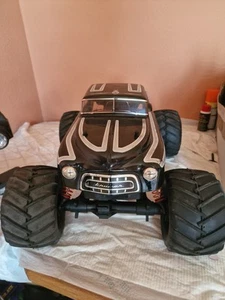 Kyosho Mad Force 1:8 RC Nitro 4WD / Verbrenner Monster Truck - Bild 1 von 9