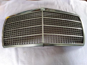 Mercedes w114 w115 2. serie Kühlergrill bonnet grill - Picture 1 of 23
