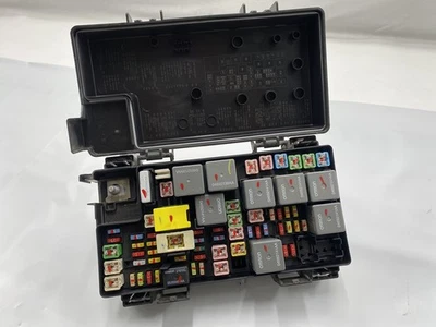 2008-2009 Jeep Liberty Dodge Nitro TIPM Fuse Box 04692235AG OEM - Image 1 of 4