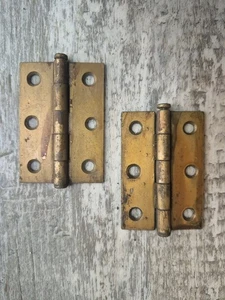 2 antike Metall Schrank Schranktür Scharniere abgestimmtes Set 2,5" x 1,75" - Bild 1 von 6