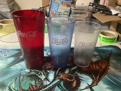 2 vasos de plástico Pepsi 1 Coca Cola, restaurante azul rojo 16 20,24 OZ nuevos Foto 1 de 4
