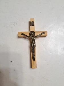 PEQUEÑA CRUZ DE MADERA / Crucifijo de Jesús Dorado Colgante de Pared - Imagen 1 de 10