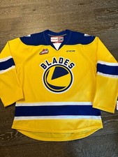 CCM Saskatoon Blades WHL CHL Hockey Jersey Adult M Yellow Canada Sewn blank NWT