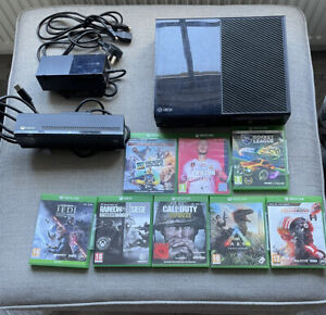 XBOX ONE BUNDLE 500GB BLACK CONSOLE WITH KINECT & 8 GAMES
