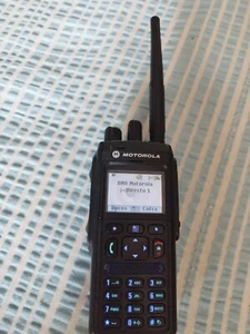 MOTOROLA MTP3250 UHF TETRA RADIO 350-470MHz DIGITAL HAM DMO - Zdjęcie 1 z 6