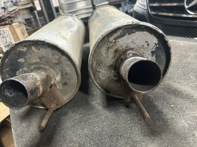 Resonadores de escape trasero Jaguar XJS 1982-1992 lado izquierdo y derecho CAC2494 Foto 1 de 4