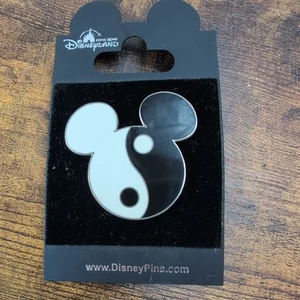 Hong Kong Disneyland Yin & Yang Micky Mouse Enamel Pin Badge New - Picture 1 of 3