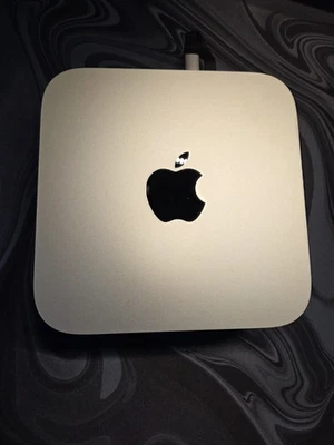 Apple Mac mini (256GB SSD, M1, 8GB) Silver, Mit Dock, Gebraucht, Guter Zustand  - Bild 1 von 4