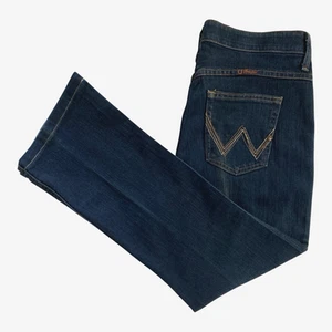 Pantalones de mezclilla Wrangler Q-Baby Wmn 13/14 x 28 Ultimate Riding WRQ20DD Bootcut azul con dobladillo - Imagen 1 de 14