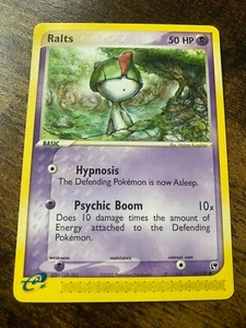Ralts Mint - ex Tempesta di Sabbia Comune 74/100 2003 NM Pokemon - Foto 1 di 2