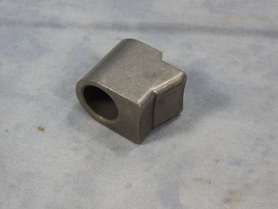 FREIGHTLINER STERLING 11-12173-000 BRACKET OEM ORIGINAL PART Foto 1 de 1