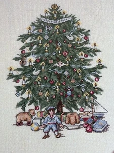 O Christmas Tree Counted Cross Stitch Pattern Pages from Book - Picture 1 of 3